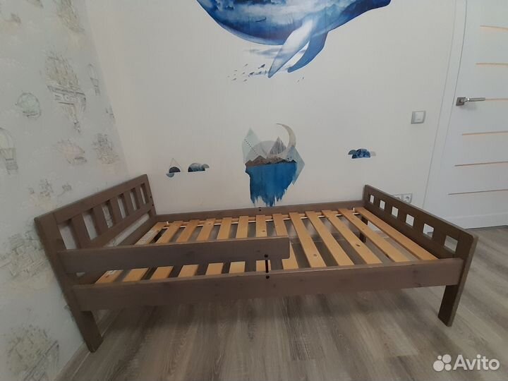 Детская кровать IKEA с матрасом