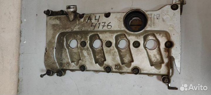 Клапанная крышка Audi A4 2.0 2005-2007