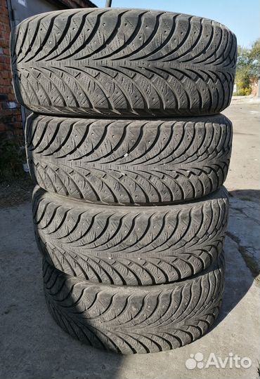 Goodyear UltraGrip Extreme 225/60 R17 99T