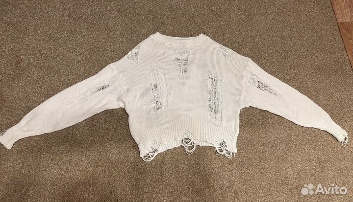 Рваная кофта