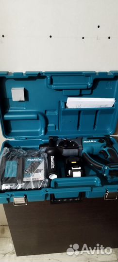 Аккумуляторный перфоратор makita dhr202rf