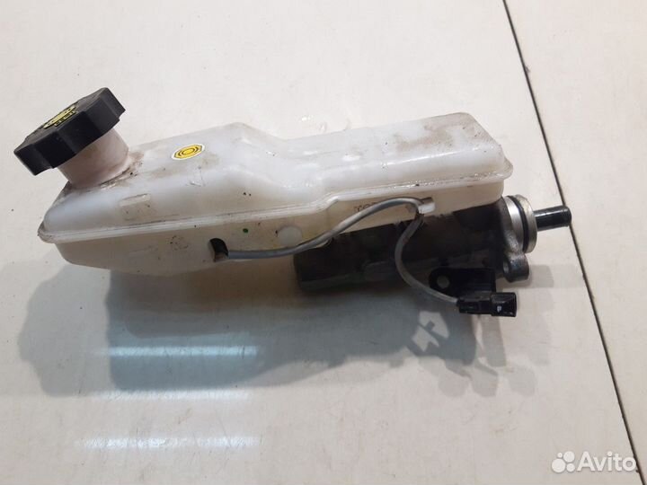 Главный тормозной цилиндр с баком (Hyundai H-1 II)