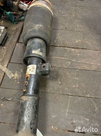 Пневмостойка Land Rover Range Rover Vogue 3 L322