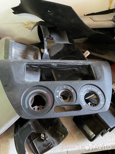 Пластик салона lancer 9