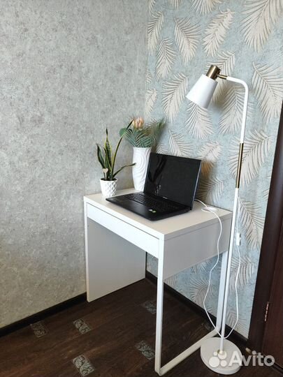 Письменный стол IKEA mickе 73х75х50