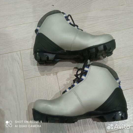 Лыжные ботинки детские 36 размер