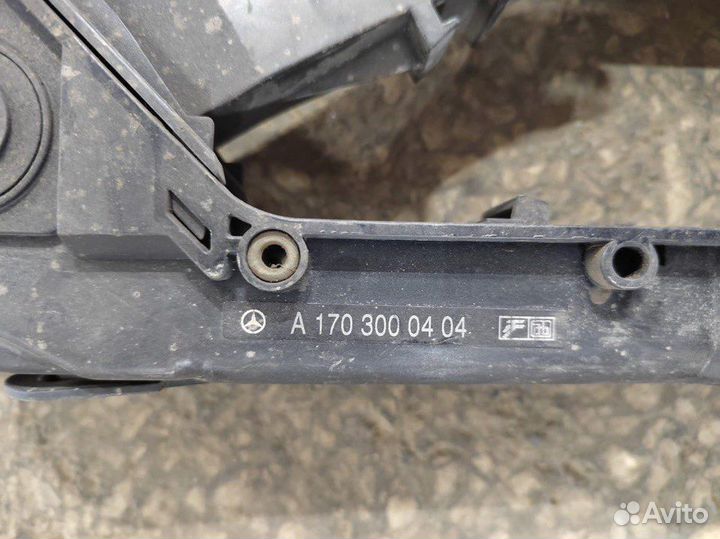 Педаль газа Mercedes W203