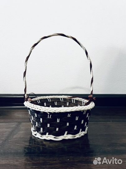 Корзинка с лентой