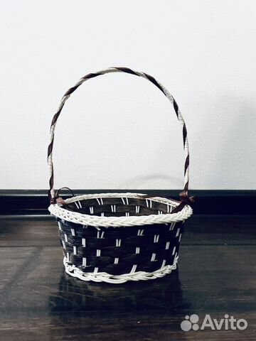 Корзинка с лентой