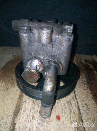 Насос гур Suzuki Grand Vitara 2.0 2010