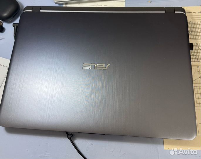 Ноутбук Asus x507u