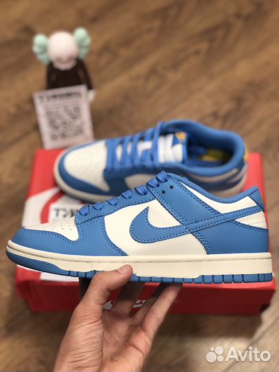 Nike dunk low university blue