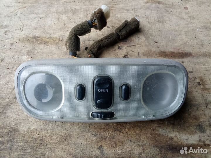 Плафон потолка Mazda Demio 1