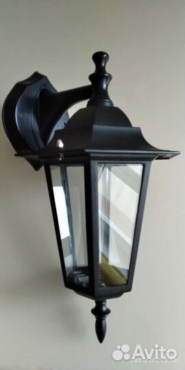 Уличный настенный металлический светильник