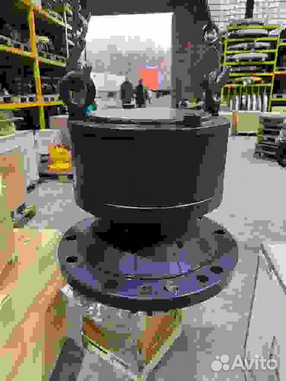 Редуктор поворота hitachi ZX70