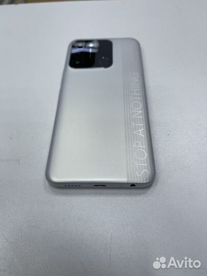 Смартфон Tecno Spark 8C 4/64 гб 6.6
