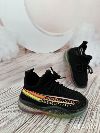 Кроссовки yeezy для мальчиков и девочек р 22-27