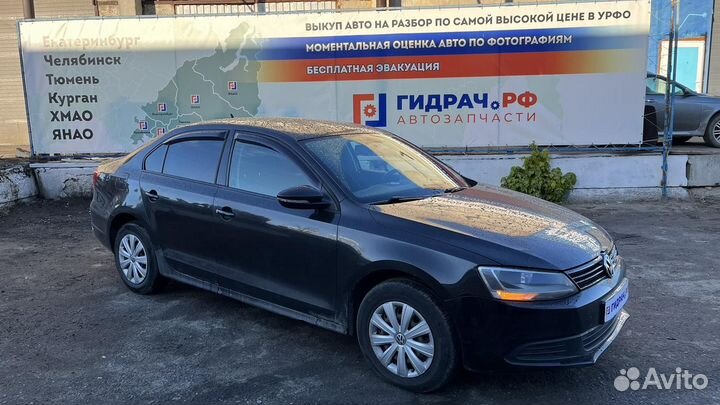 Ремень безопасности задний левый Volkswagen Jetta