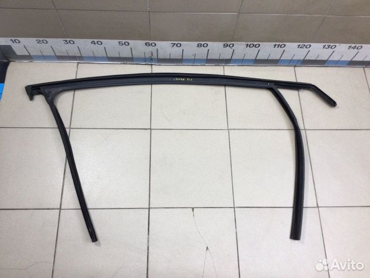 Уплотнитель стекла двери передний левый Chevrolet