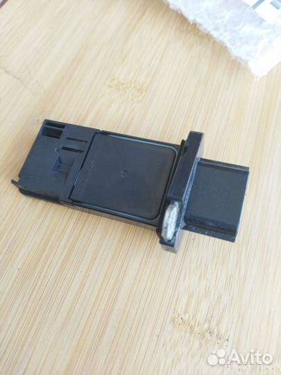 Расходомер воздуха Nissan Qashqai 2008 (дмрв)