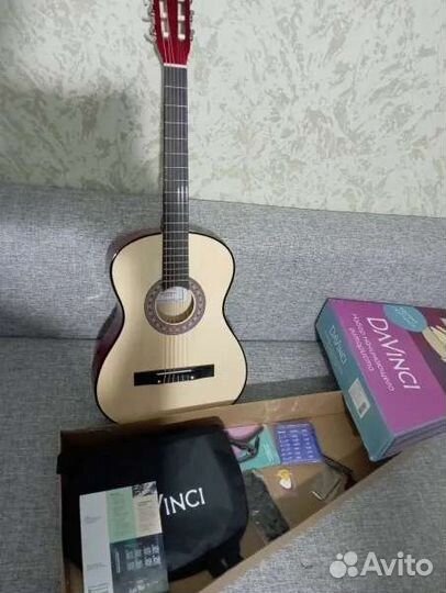 Классическая гитара с набором