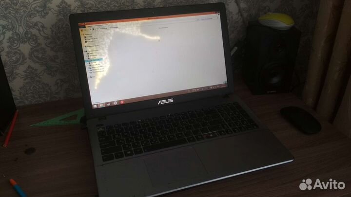 Ноутбук asus x550c