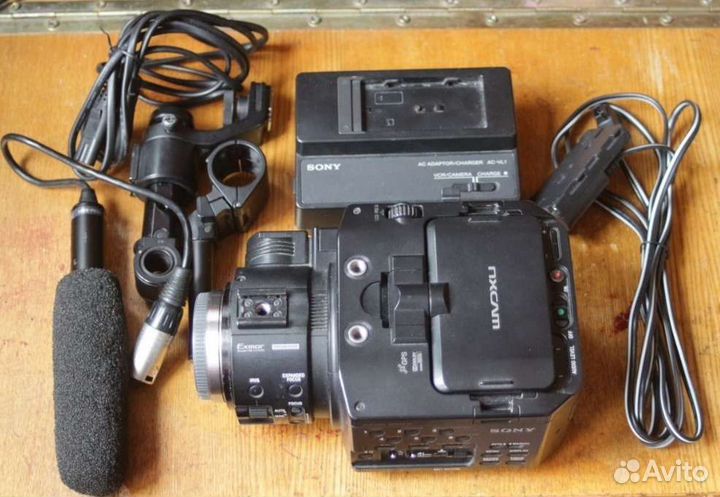 Видеокамеры.Аккумуляторы.Флешки.Микрофоны.Штативы