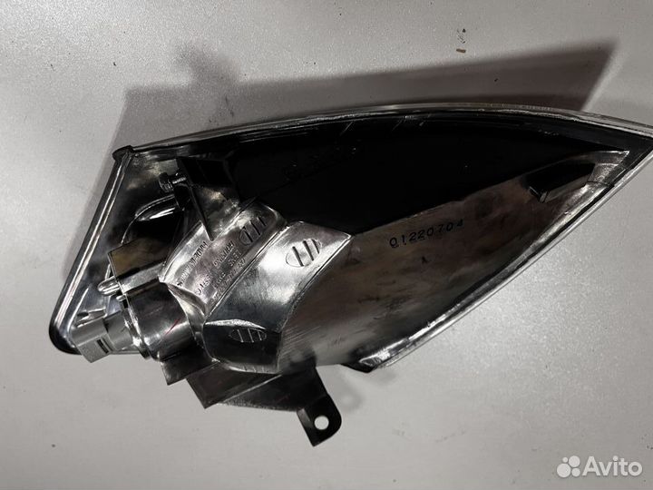 Указатель поворота правый mazda MPV II (LW)