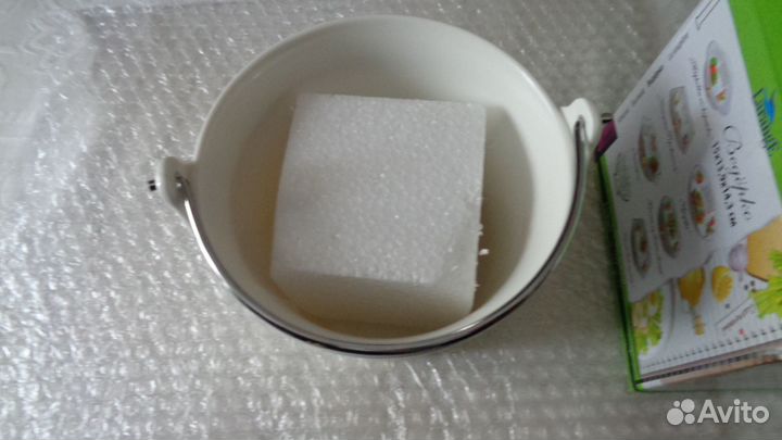 Фарфоровое новое ведерко для капусты