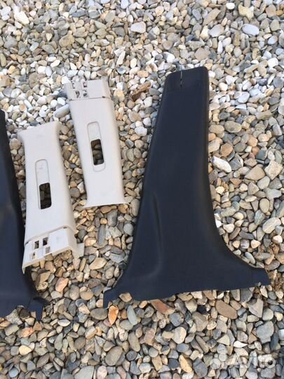 Nissan Juke 2012 F15 накладка стойки кузова