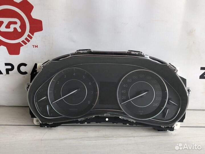 Nissan Patrol Y62 Панель приборов