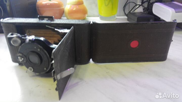 Антикварный итальянский фотоаппарат