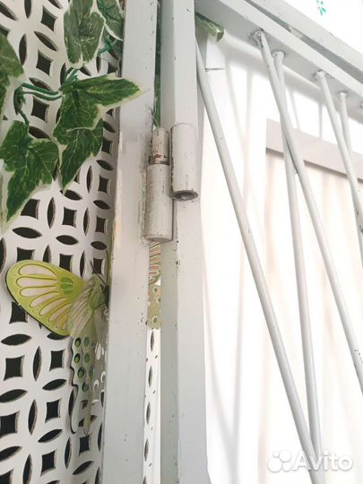 Металлическая решетчатая дверь,ворота, калитка