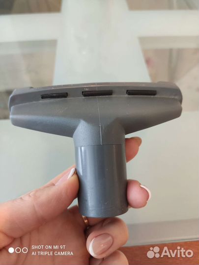 Щетки для пылесоса щелевая и для мягкой мебели