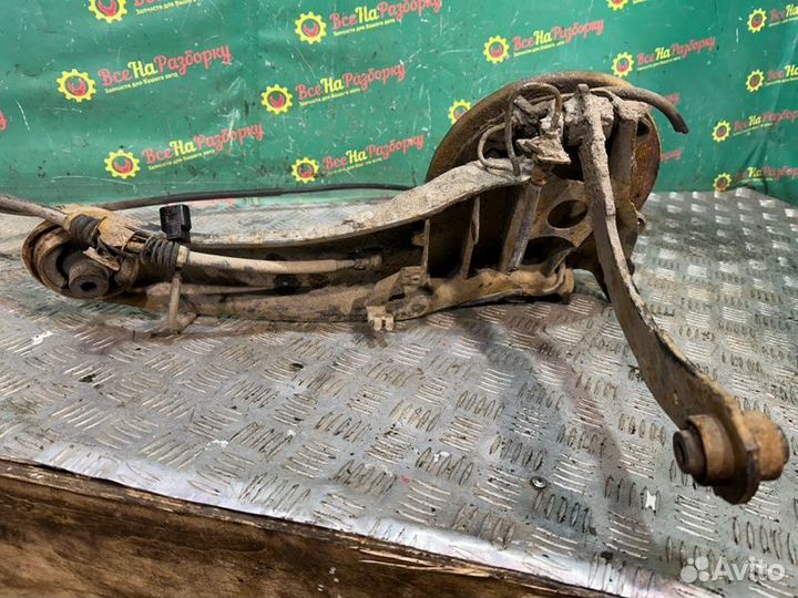 Кулак задний правый Mitsubishi Lancer 9