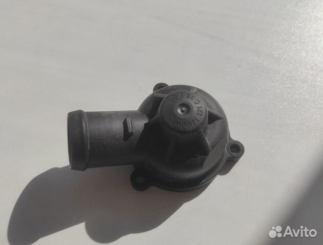 Крышка термостата Golf 5