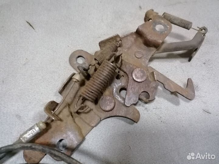 Трос замка капота Toyota Sprinter Carib II 1993