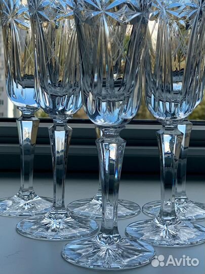 Высокие хрустальные фужеры