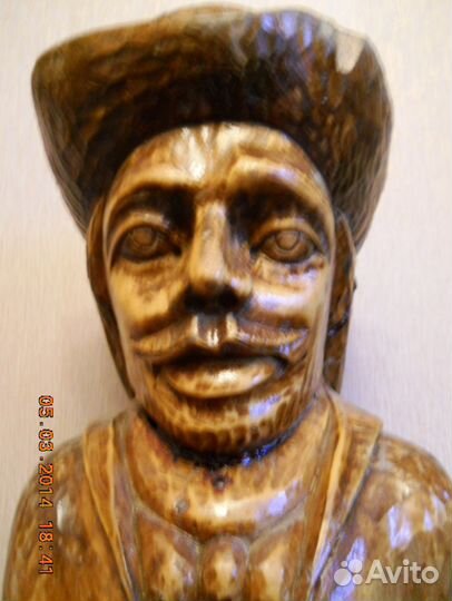 Скульптура авторской ручной работы, из дерева