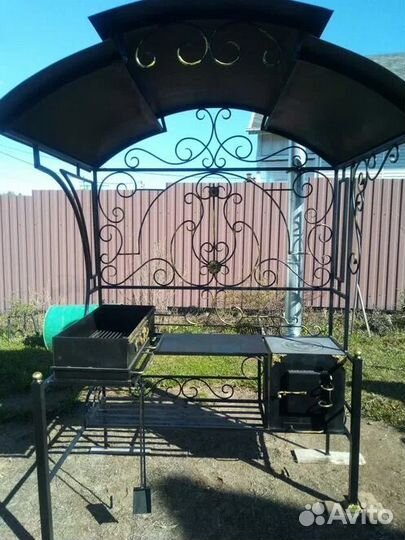 Мангал с крышей