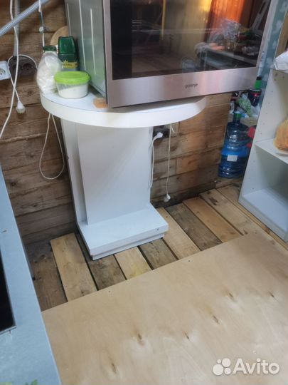 Тумба, столик, подставка