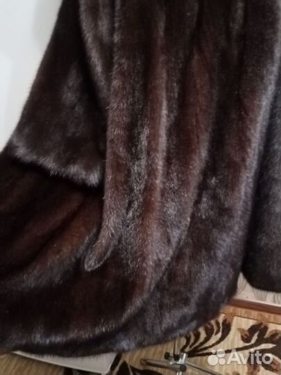 Шуба из норки с копюшоном р. 48,50обгр. 110
