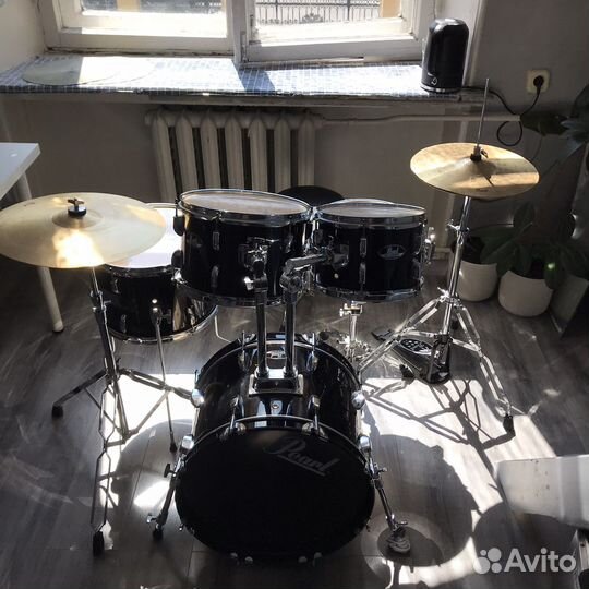 Почти новая, полный комплект — ударная установка