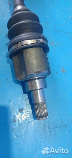 Левый привод Mitsubishi Lancer 9 седан 4G15 2003