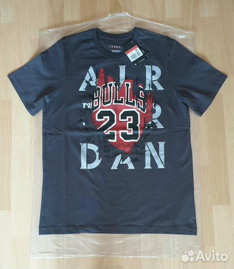 Jordan t-shirt, size L, new with tags