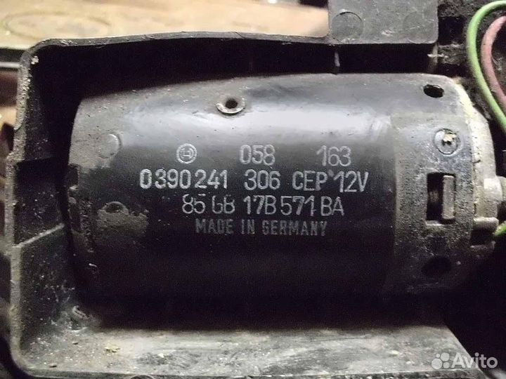 Трапеция дворников с мотором Ford Fiesta 1991г