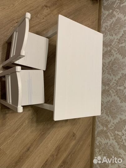 Детский столик и 2 стульчика IKEA