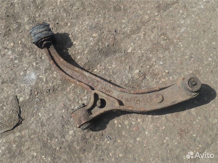 Рычаг подвески Chrysler Voyager, 2005