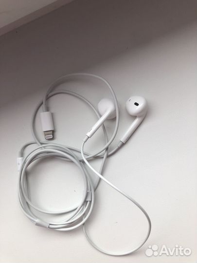 Наушники для iPhone проводные