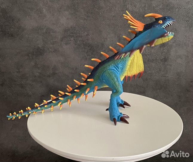 Фигурка дракона 